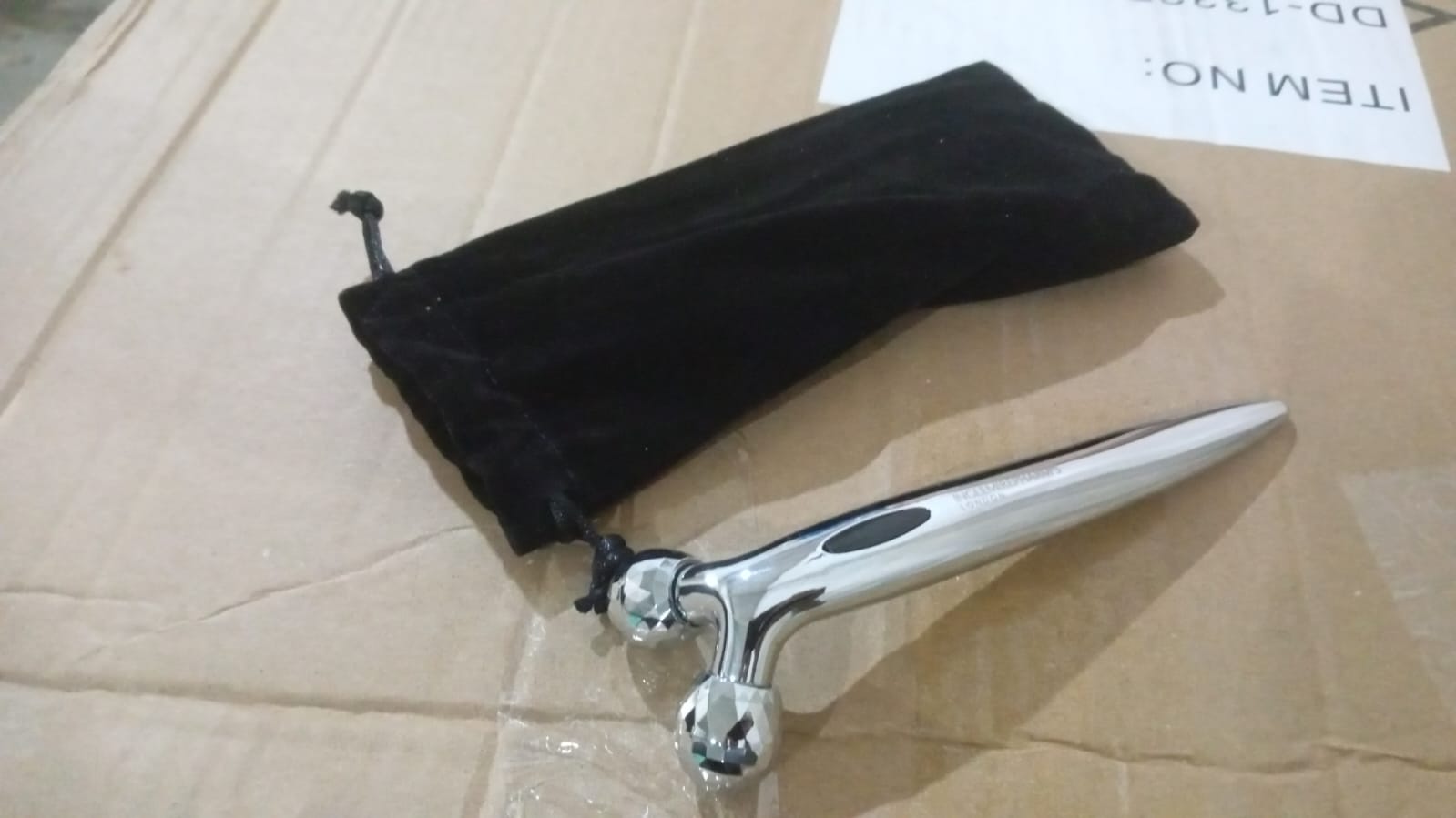 Manual Roller Face Skin Wrinkle Remover Massager (1 Pc) Manual Roller Face Skin Wrinkle Remover Massager (1 Pc)